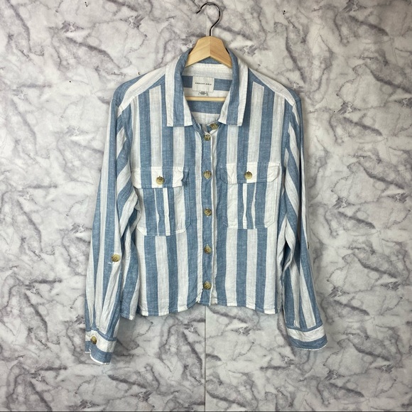 American Eagle Cropped Linen Blouse - Picture 4 of 8